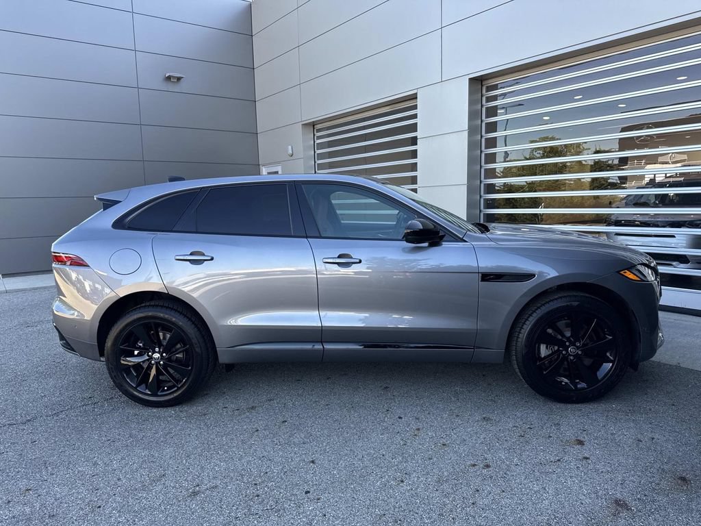 New 2026 Jaguar F-PACE R-Dynamic S AWD/4WD image 8