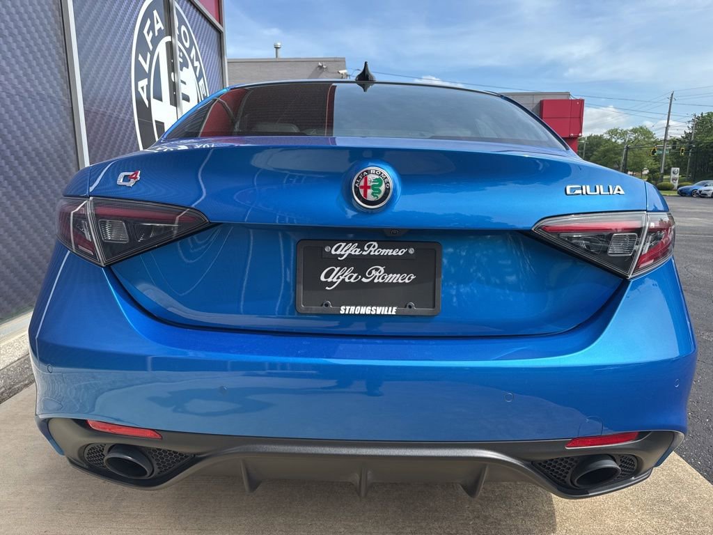 Used 2024 Alfa Romeo Giulia Veloce AWD/4WD image 10