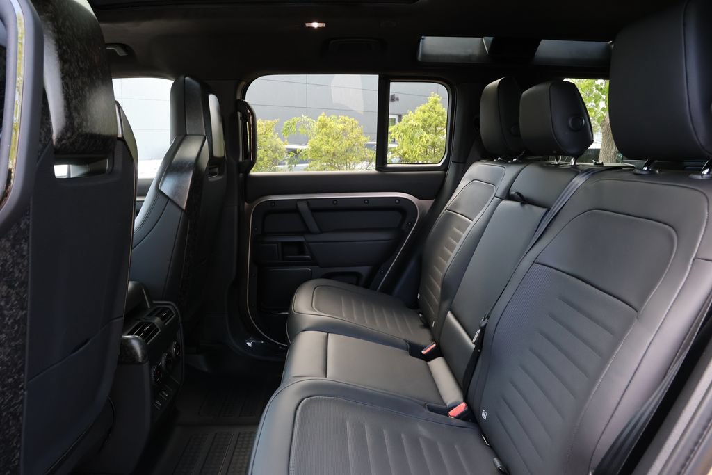 New 2026 Land Rover Defender 110 OCTA AWD/4WD image 17