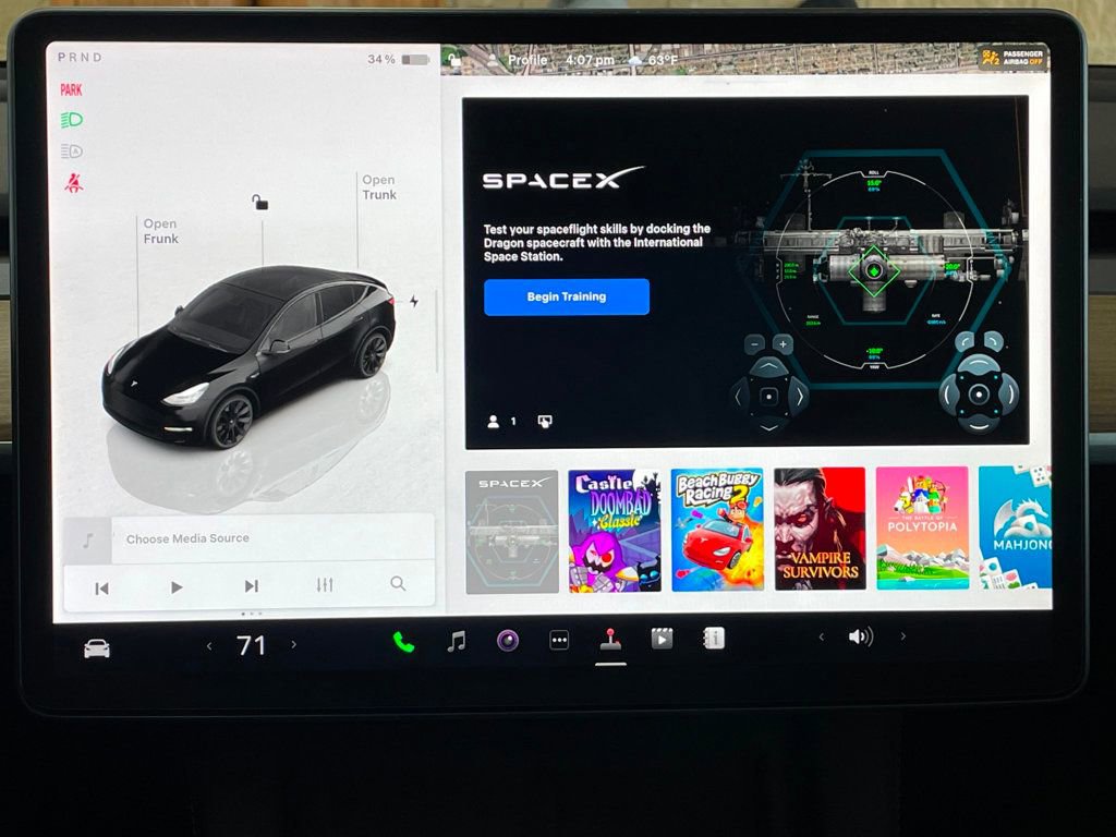 Used 2023 Tesla Model Y Long Range image 34