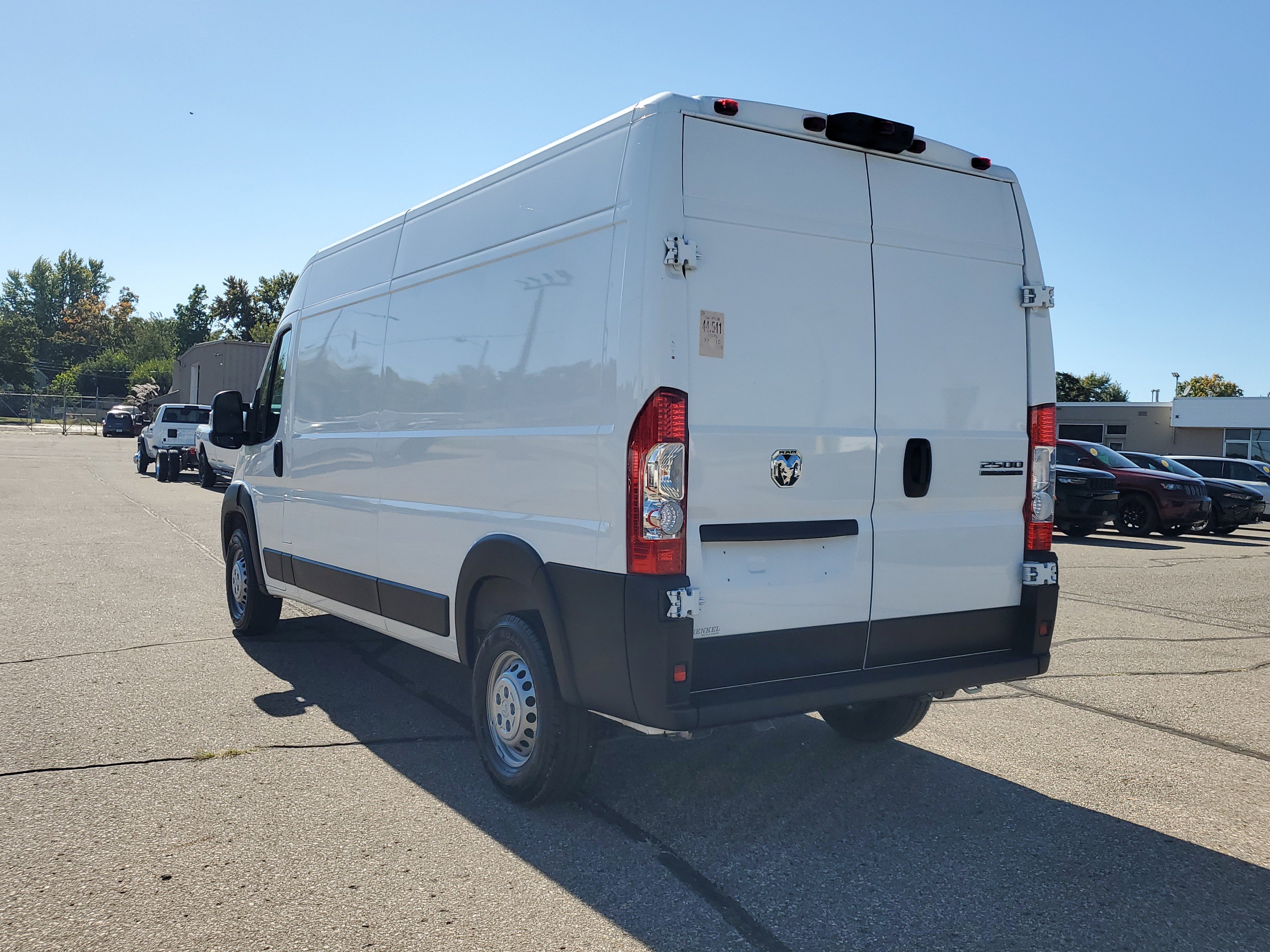 Used 2025 RAM ProMaster 2500 w/ Convenience Group image 3