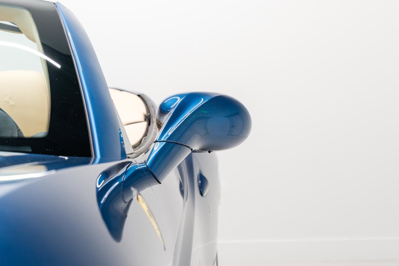 Used 2010 Ferrari California RWD image 32