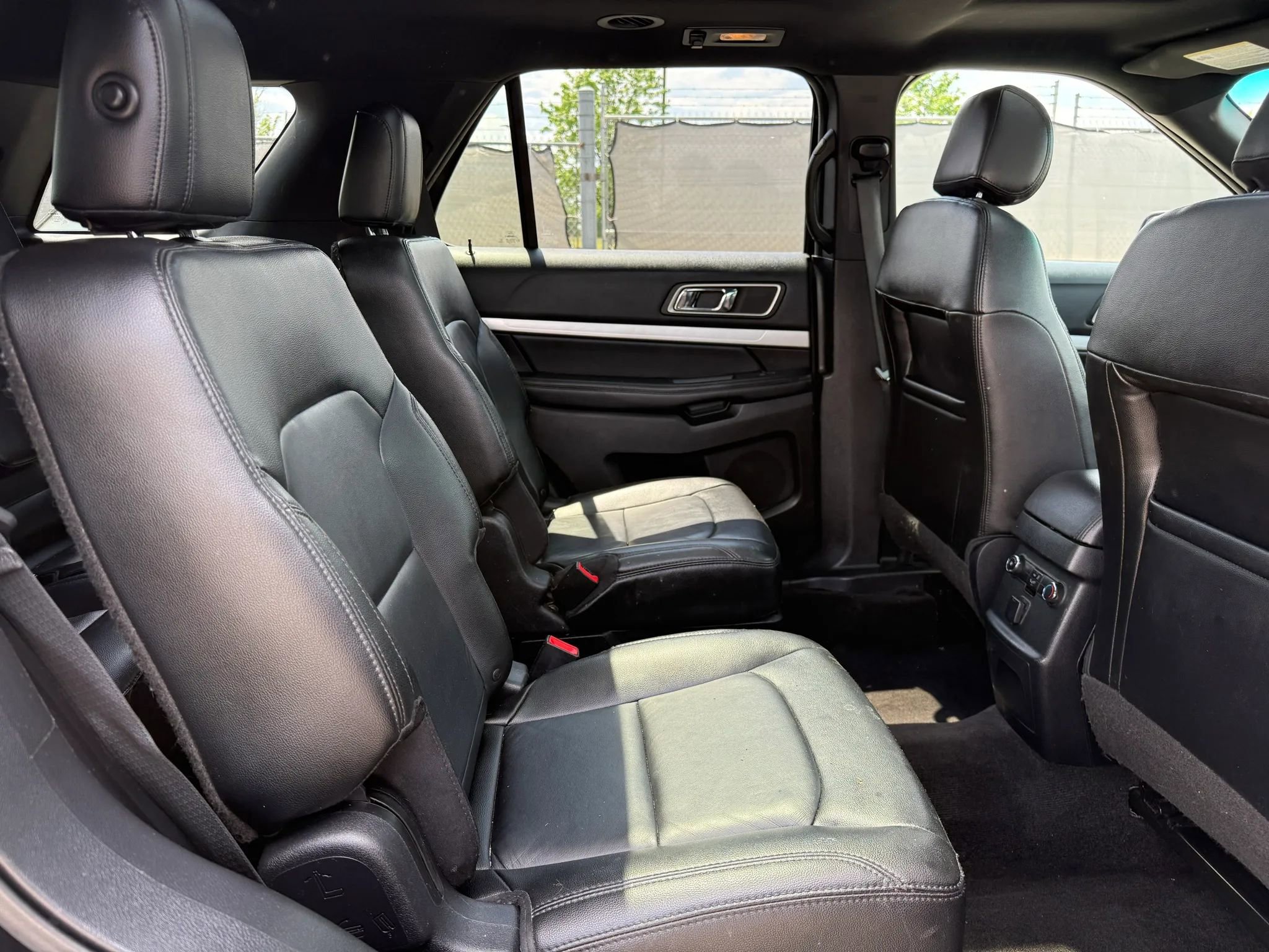 Used 2016 Ford Explorer XLT w/ Equipment Group 202A FWD image 20