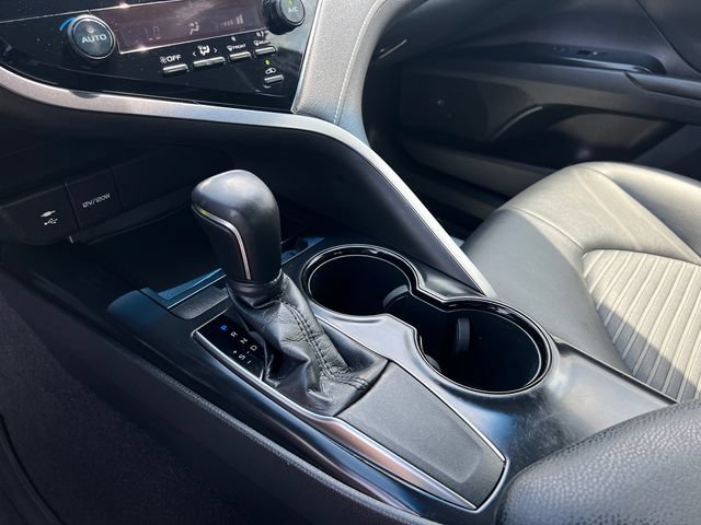 Used 2018 Toyota Camry SE FWD image 19