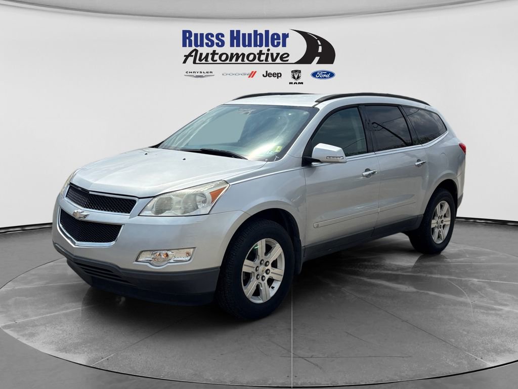 Used 2010 Chevrolet Traverse LT FWD image 1