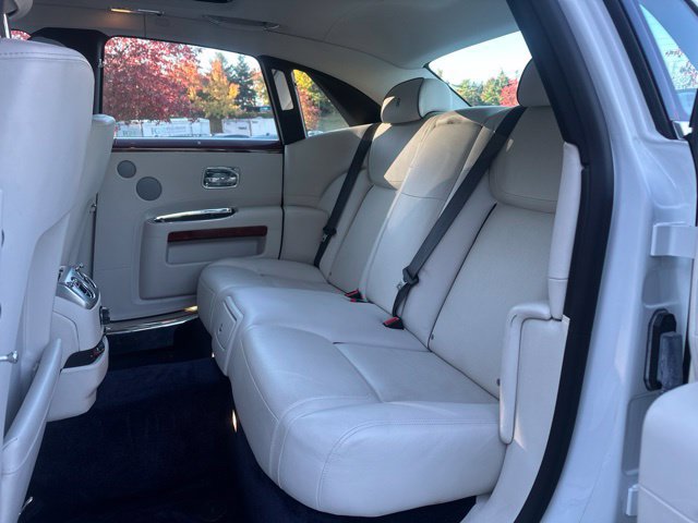 Used 2015 Rolls-Royce Ghost RWD image 13