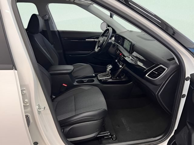 Used 2025 Kia Seltos S FWD image 13