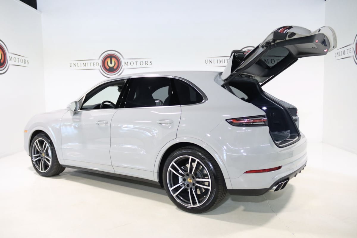 Used 2020 Porsche Cayenne Turbo AWD/4WD image 40