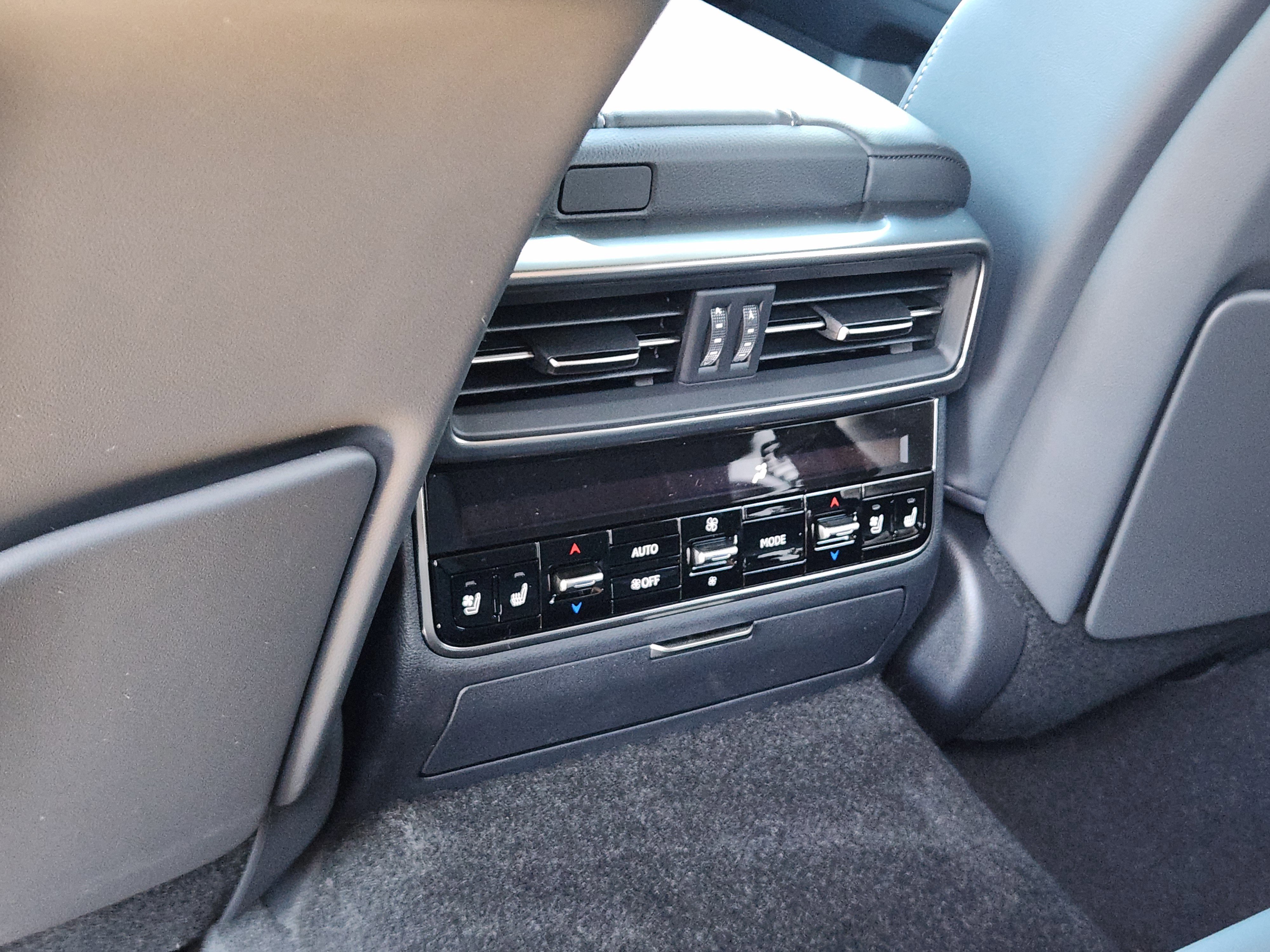 New 2026 Lexus LX 700h Luxury image 24