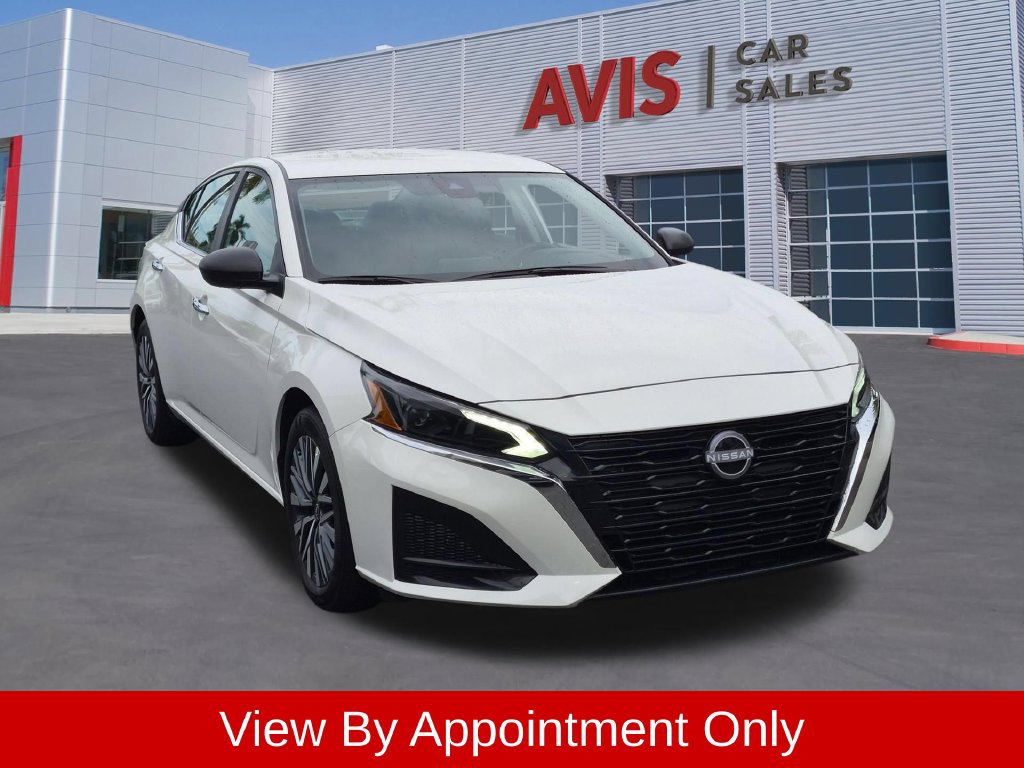 Used 2025 Nissan Altima 2.5 SV FWD image 3