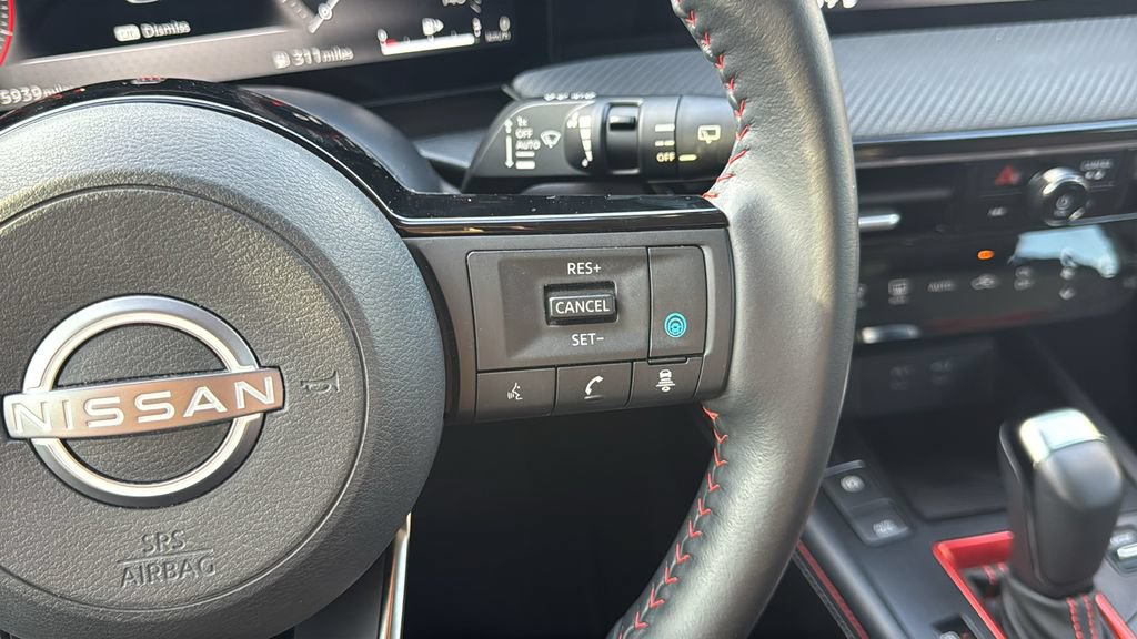 Used 2025 Nissan Kicks SR w/ SR Premium Package FWD image 29