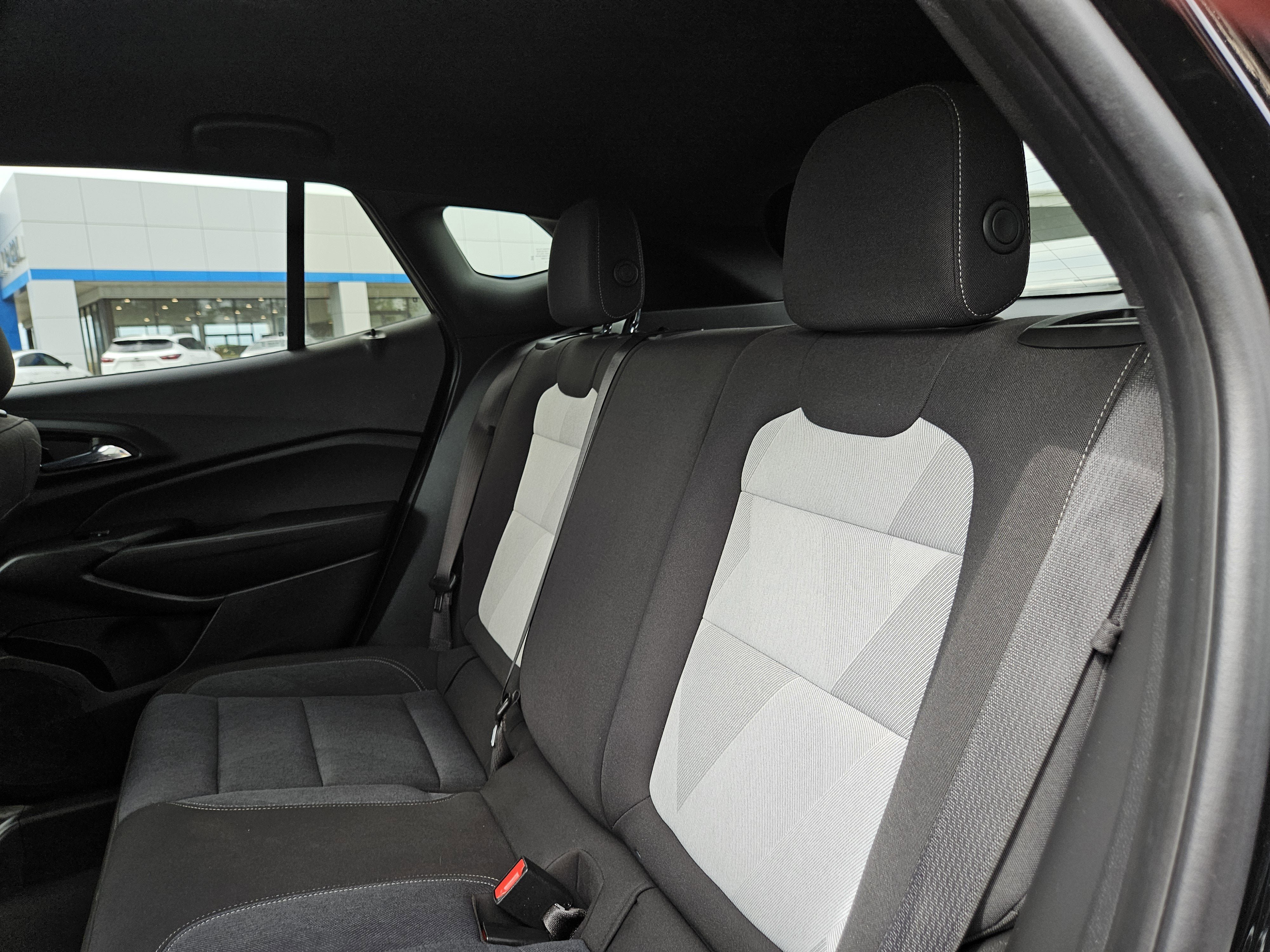 Used 2024 Chevrolet Trax RS w/ Driver Confidence Package FWD image 27