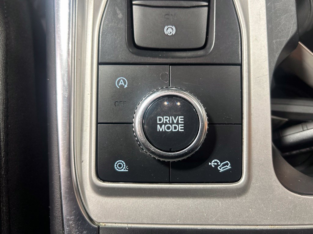 Used 2022 Ford Explorer Platinum w/ Equipment Group 601A AWD/4WD image 32