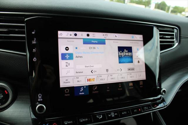 Certified 2024 Jeep Wagoneer Series II w/ Flexible Seating Group image 23