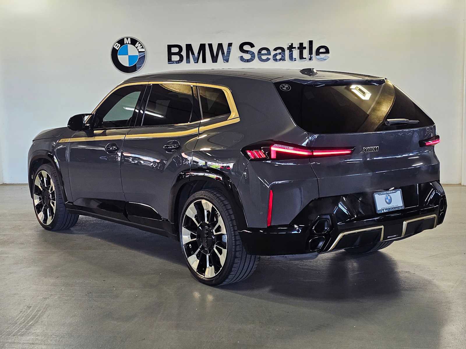 Used 2023 BMW XM AWD/4WD image 4