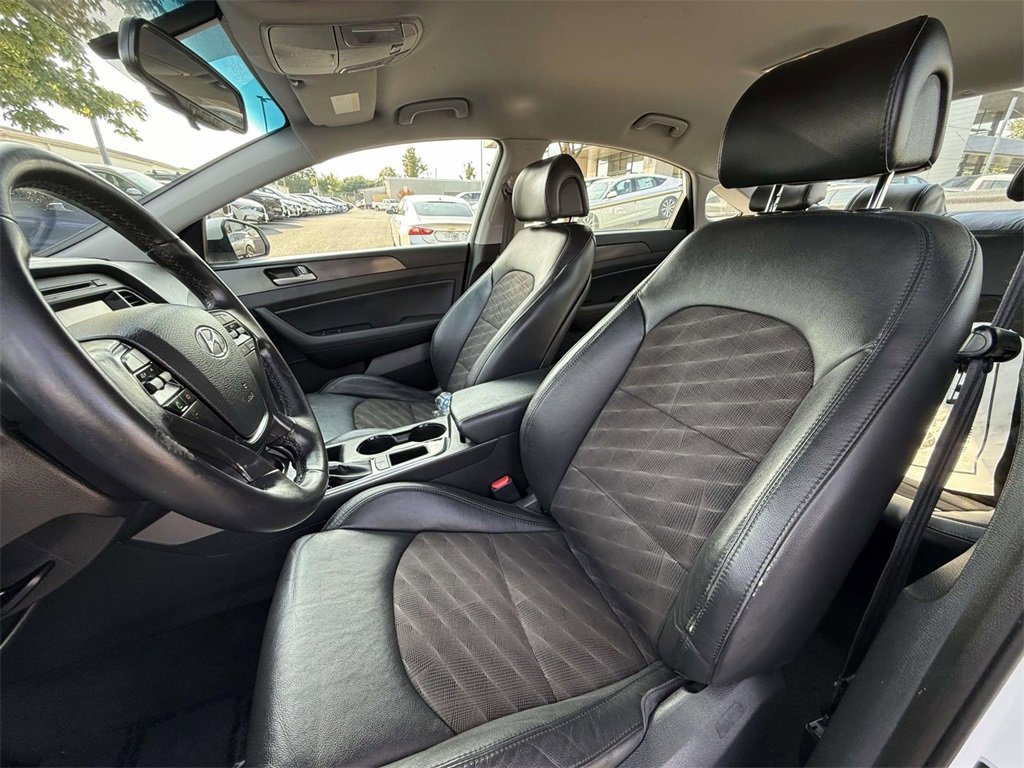 Used 2016 Hyundai Sonata Sport w/ Option Group 02 image 21