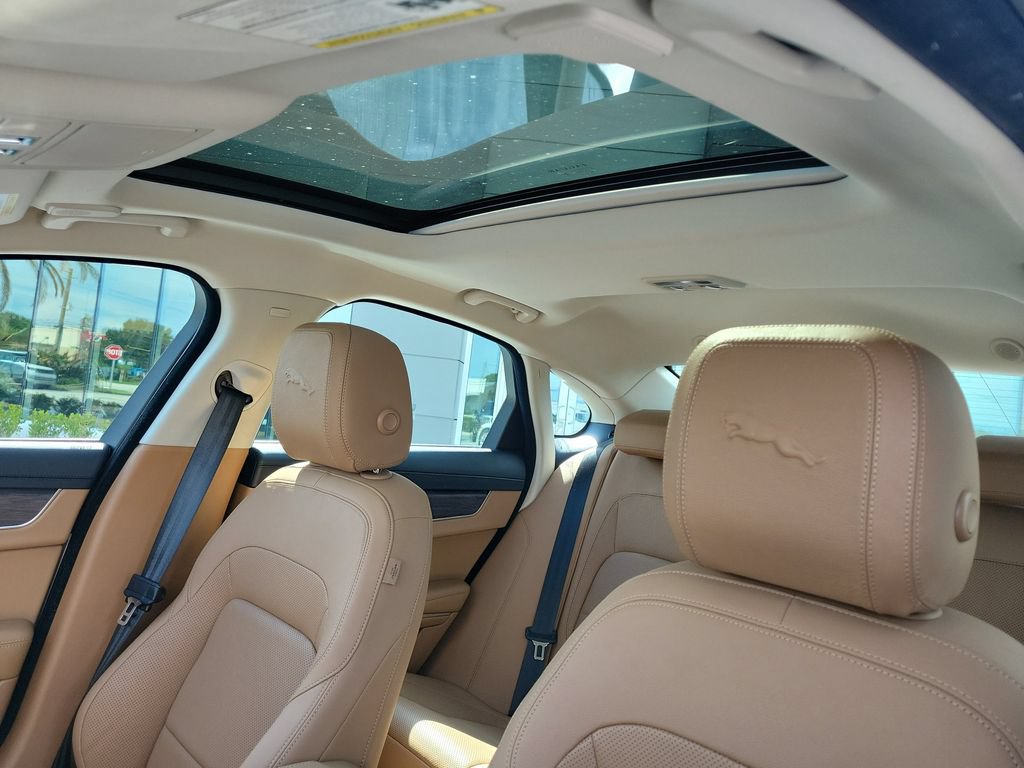 Used 2021 Jaguar XF S RWD image 28