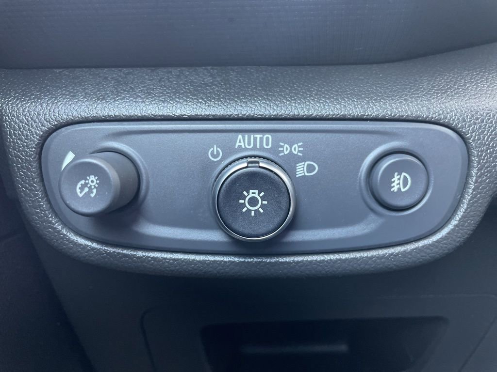 Used 2022 Chevrolet TrailBlazer LT FWD image 23