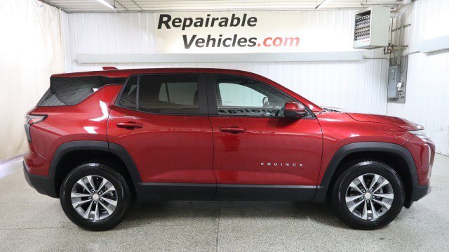 Used 2026 Chevrolet Equinox LT w/ Convenience Package II AWD/4WD image 4