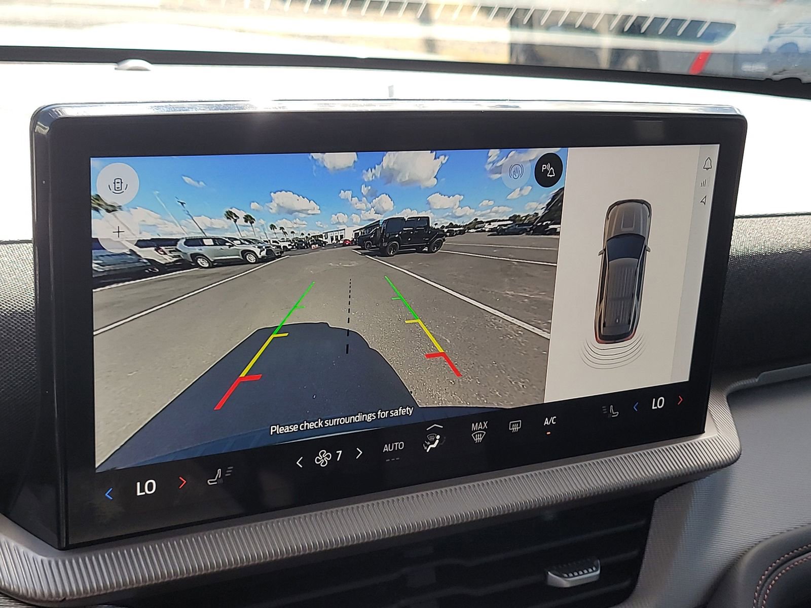 Certified 2025 Ford Explorer Active RWD image 23