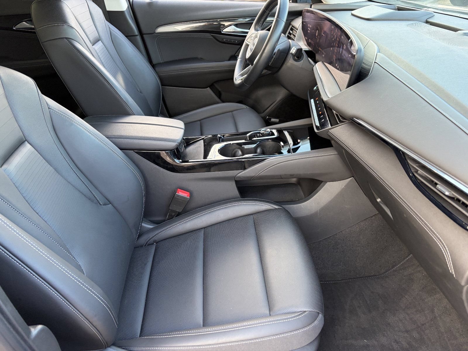 Certified 2025 Buick Envision Preferred AWD/4WD image 12