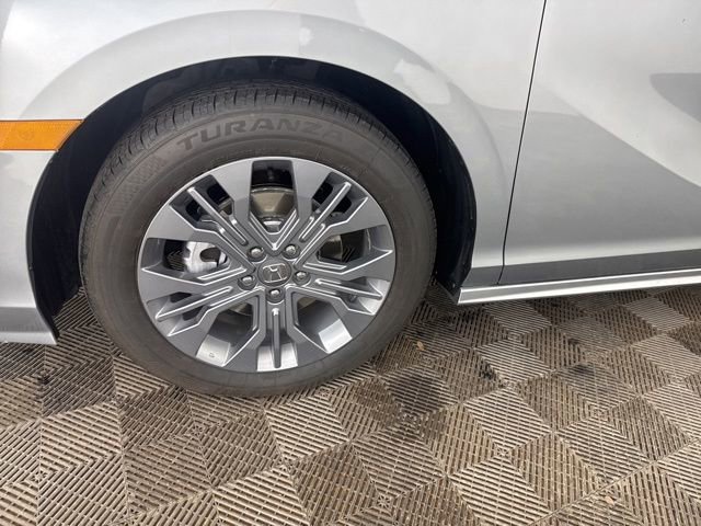 Certified 2026 Honda Odyssey Touring image 38