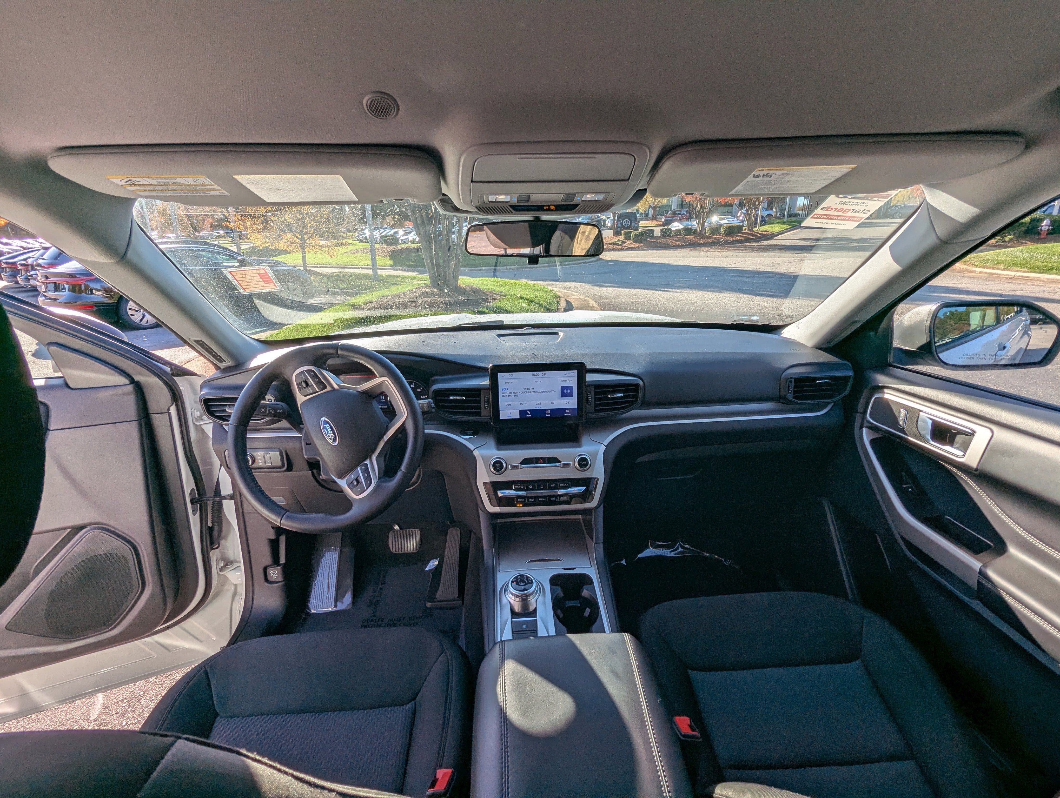 Used 2022 Ford Explorer XLT image 12