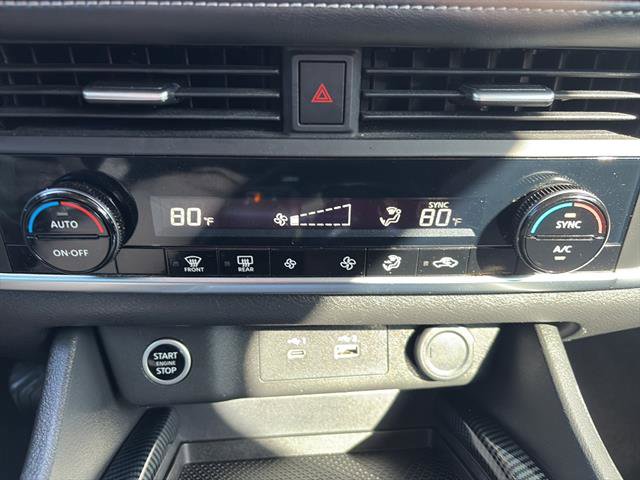 Used 2023 Nissan Rogue SV FWD image 22