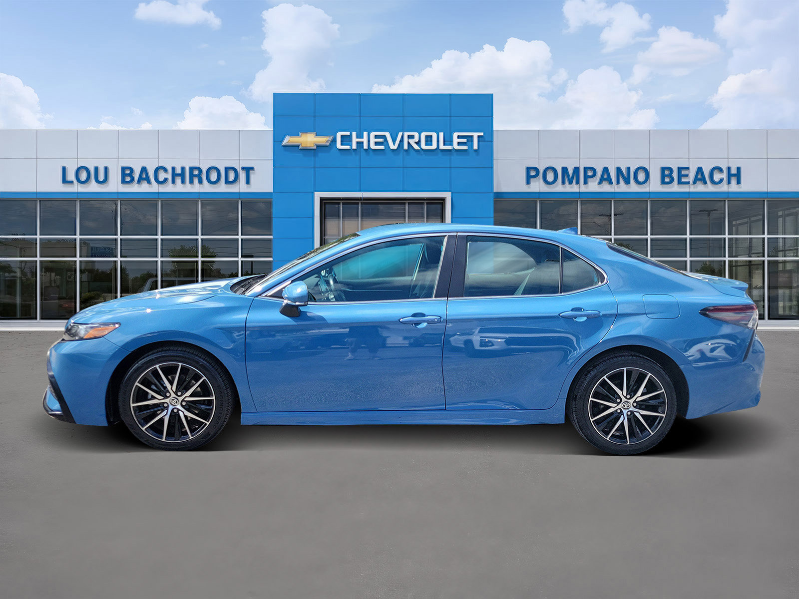 Used 2024 Toyota Camry SE image 4