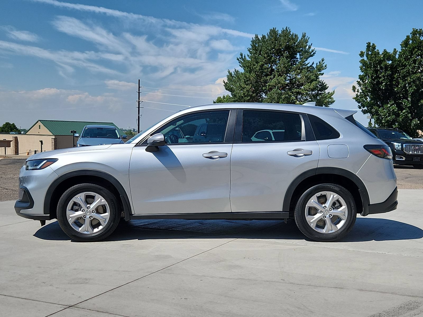 Used 2023 Honda HR-V LX image 2