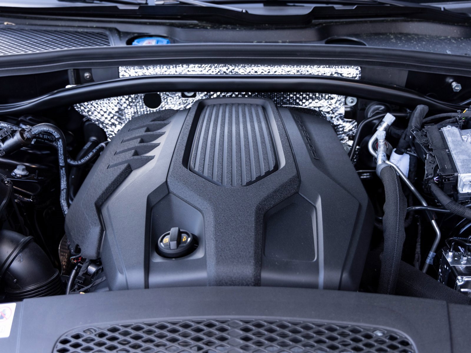 Used 2025 Porsche Macan Turbo image 37