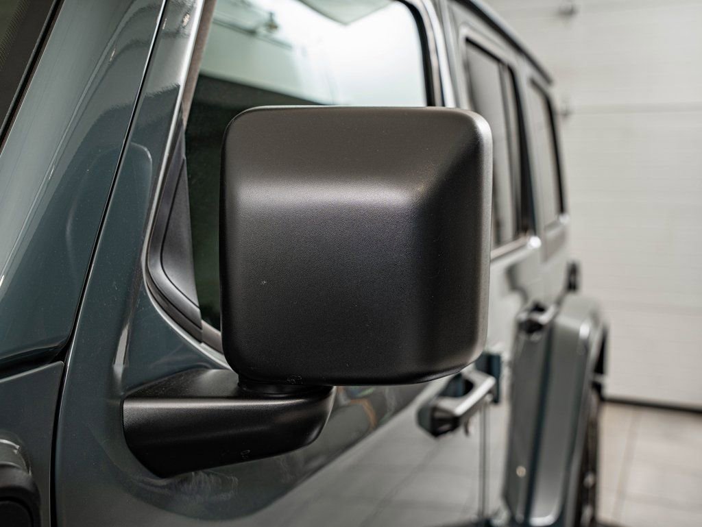 Used 2024 Jeep Wrangler Unlimited image 14