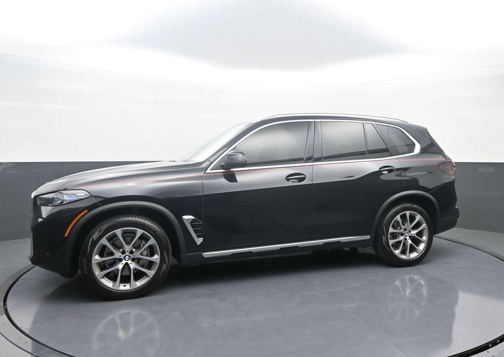 Used 2024 BMW X5 xDrive40i w/ Premium Package AWD/4WD image 4