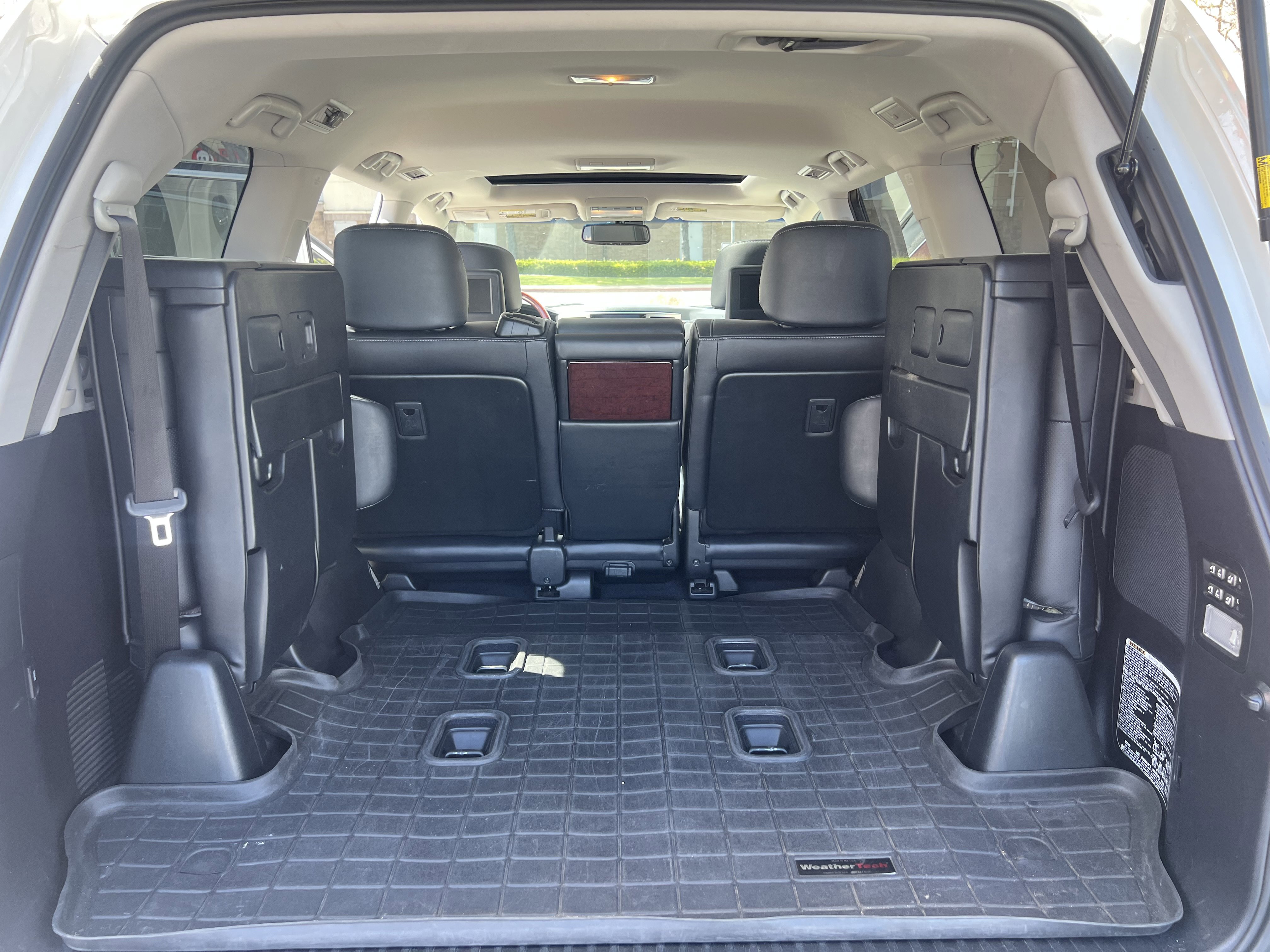 Used 2013 Lexus LX 570 4WD w/ Luxury Pkg image 35