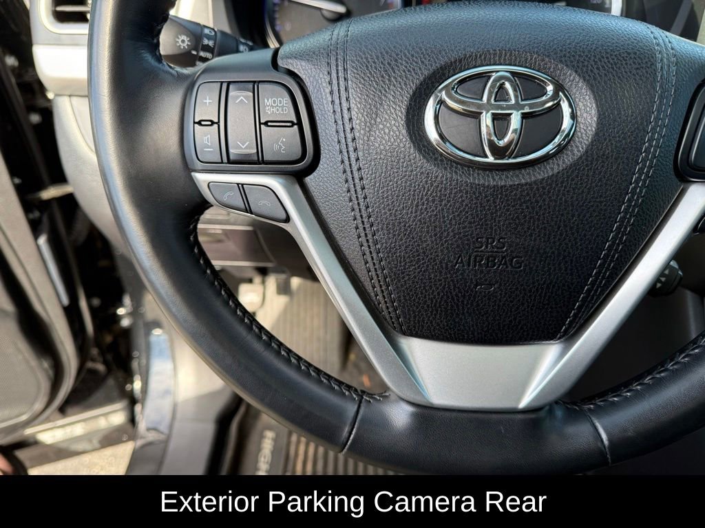 Used 2018 Toyota Highlander XLE AWD/4WD image 10