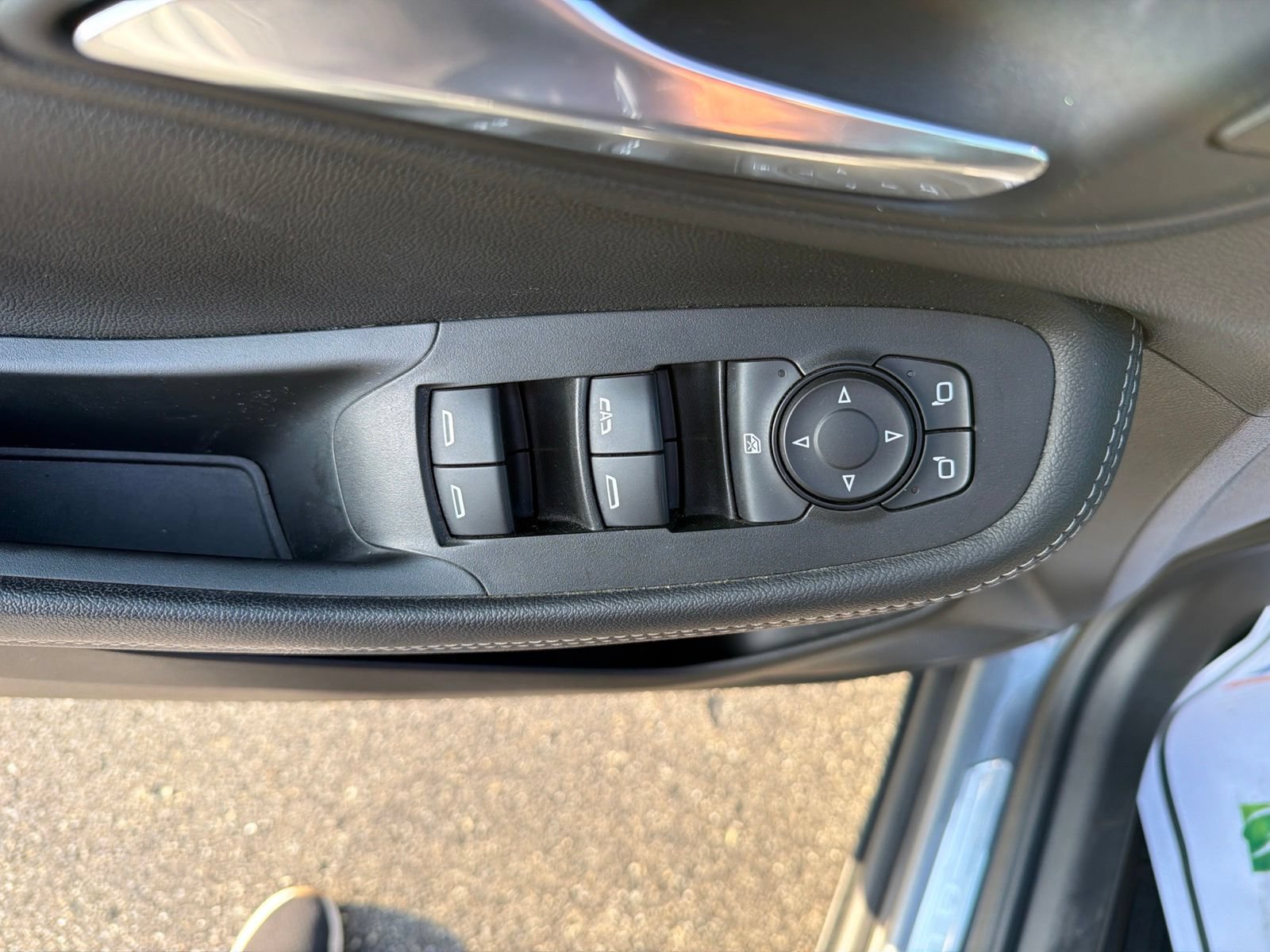 Used 2020 Buick Encore GX Preferred w/ Cold Weather Comfort Package FWD image 10