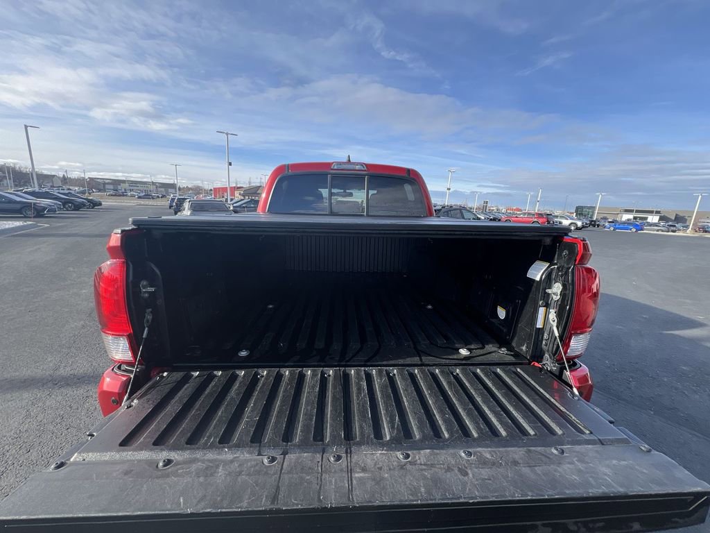 Used 2016 Toyota Tacoma TRD Off-Road image 27