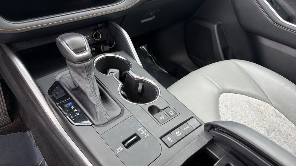 Used 2022 Toyota Highlander Bronze Edition image 30