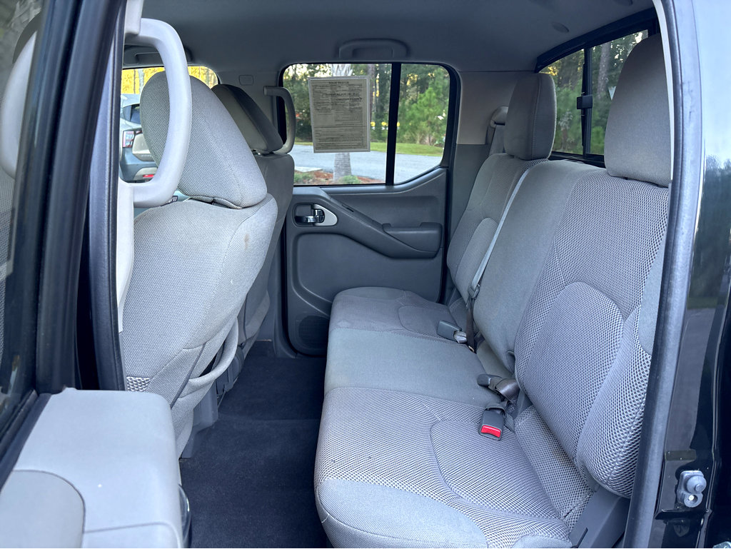 Used 2020 Nissan Frontier SV image 23