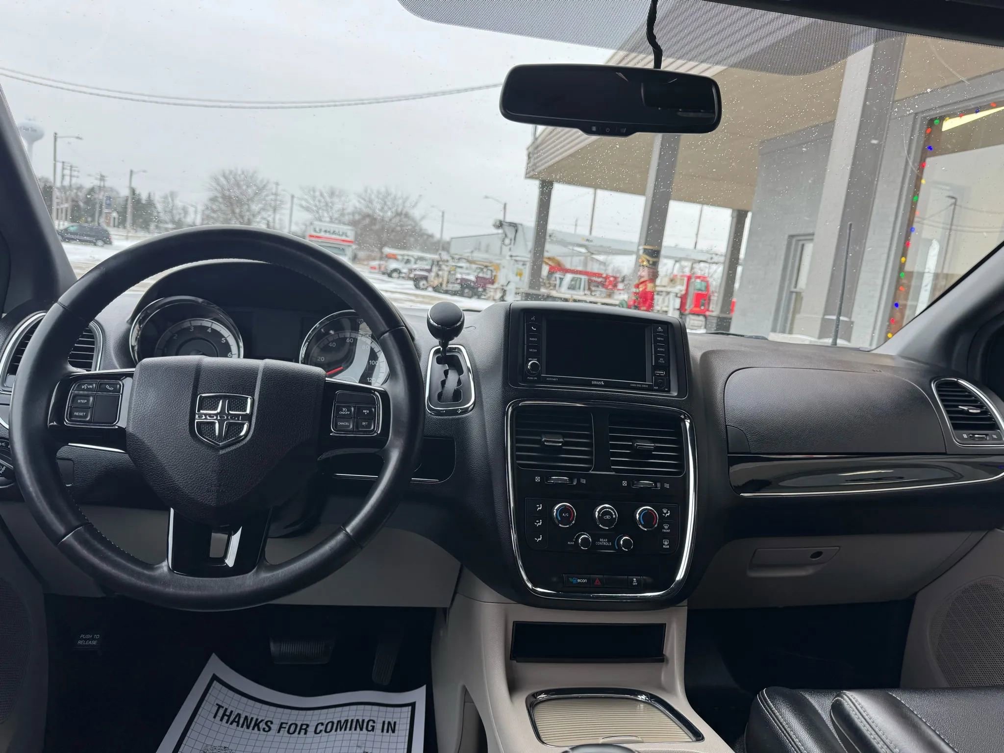 Used 2017 Dodge Grand Caravan SXT image 11