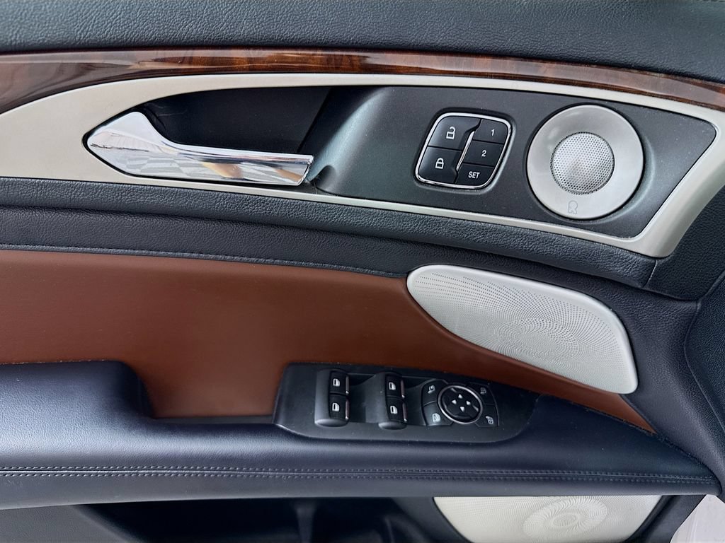 Used 2017 Lincoln MKZ Reserve w/ Luxury Package FWD image 18