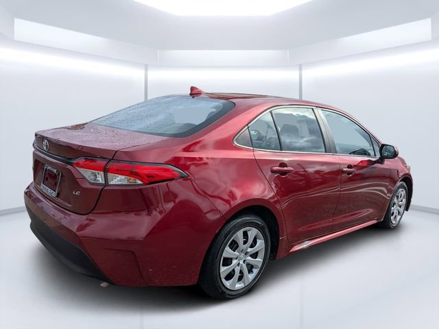 Used 2023 Toyota Corolla LE FWD image 3