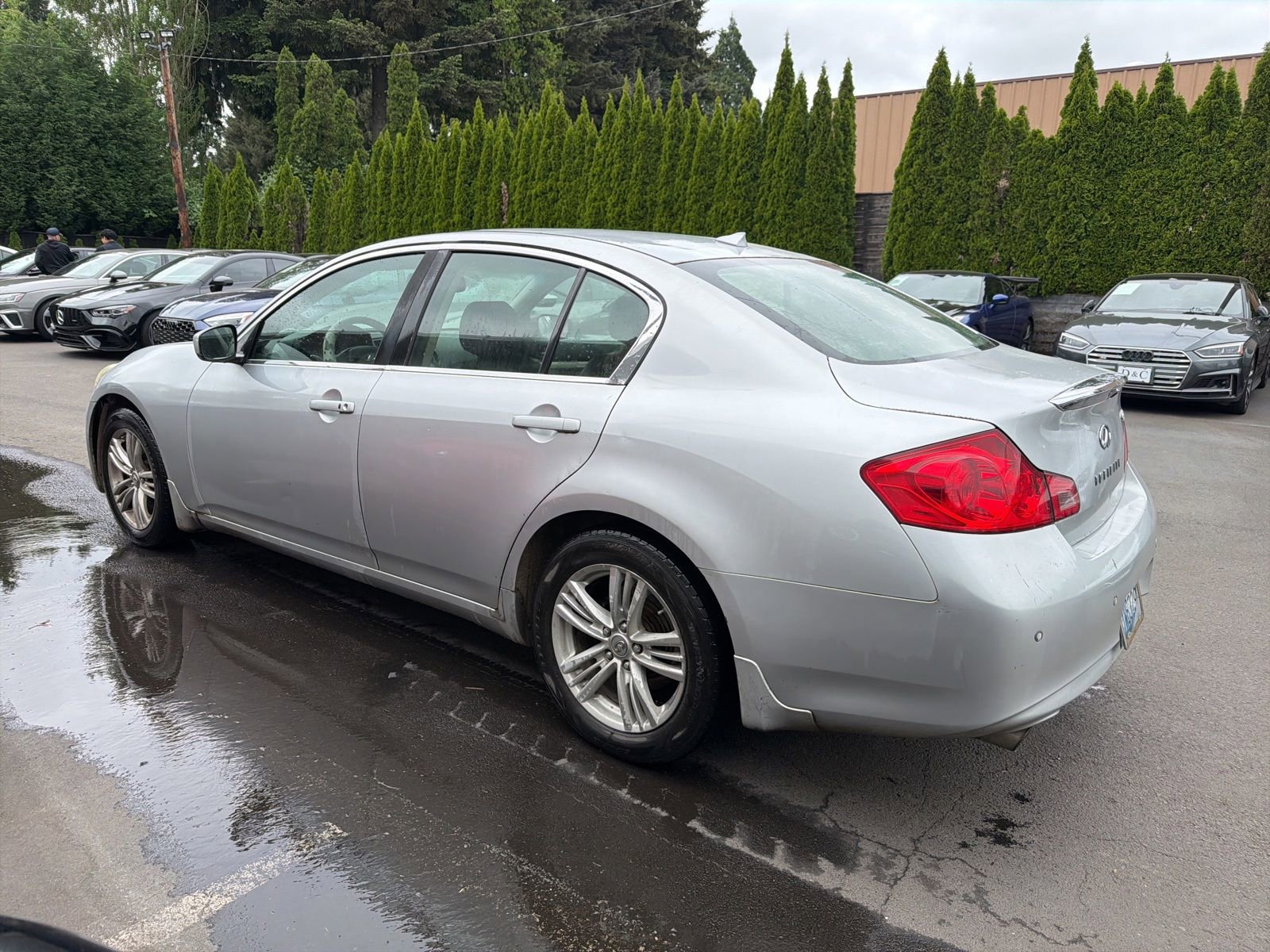 Used 2010 INFINITI G37 x Sedan w/ Premium Pkg AWD/4WD image 2