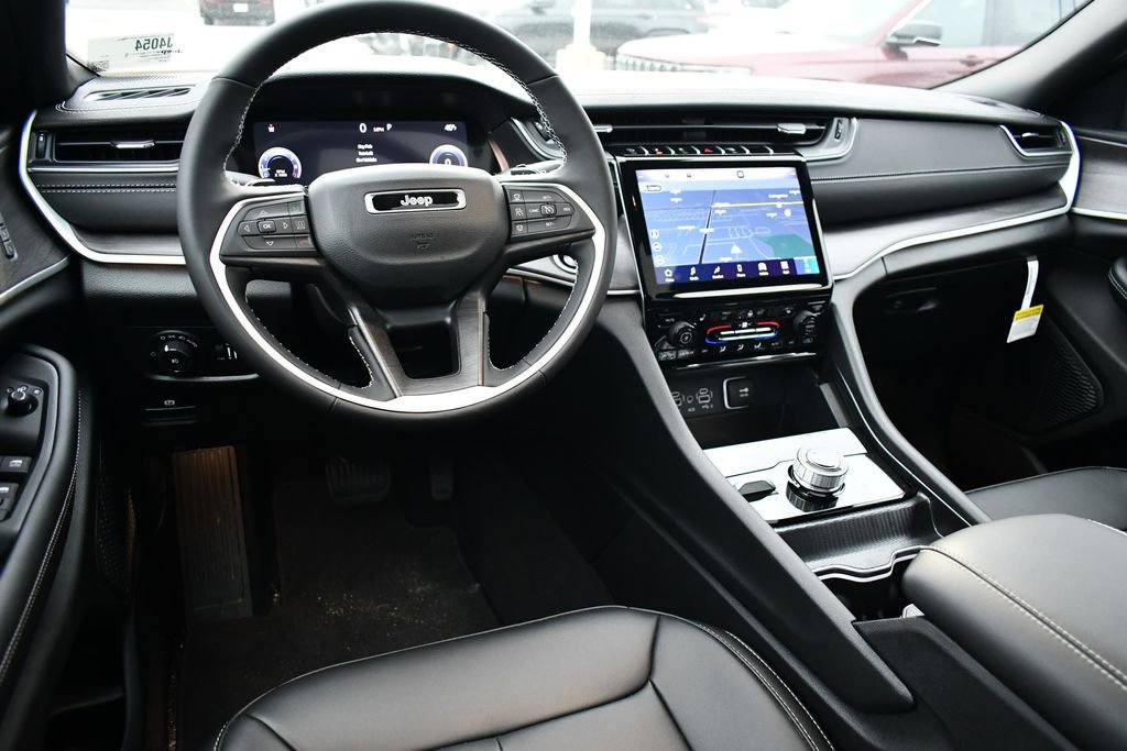 New 2025 Jeep Grand Cherokee L Limited AWD/4WD image 10