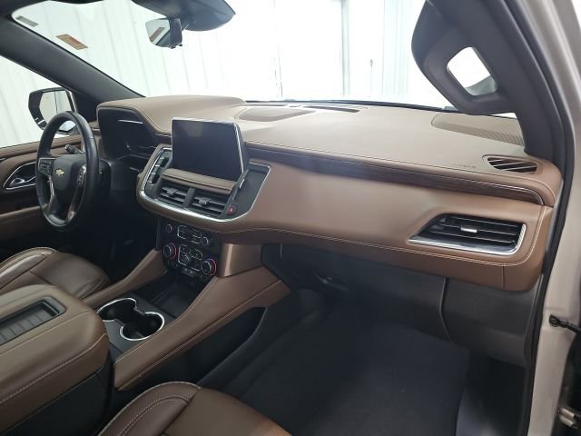 Used 2023 Chevrolet Suburban High Country image 11