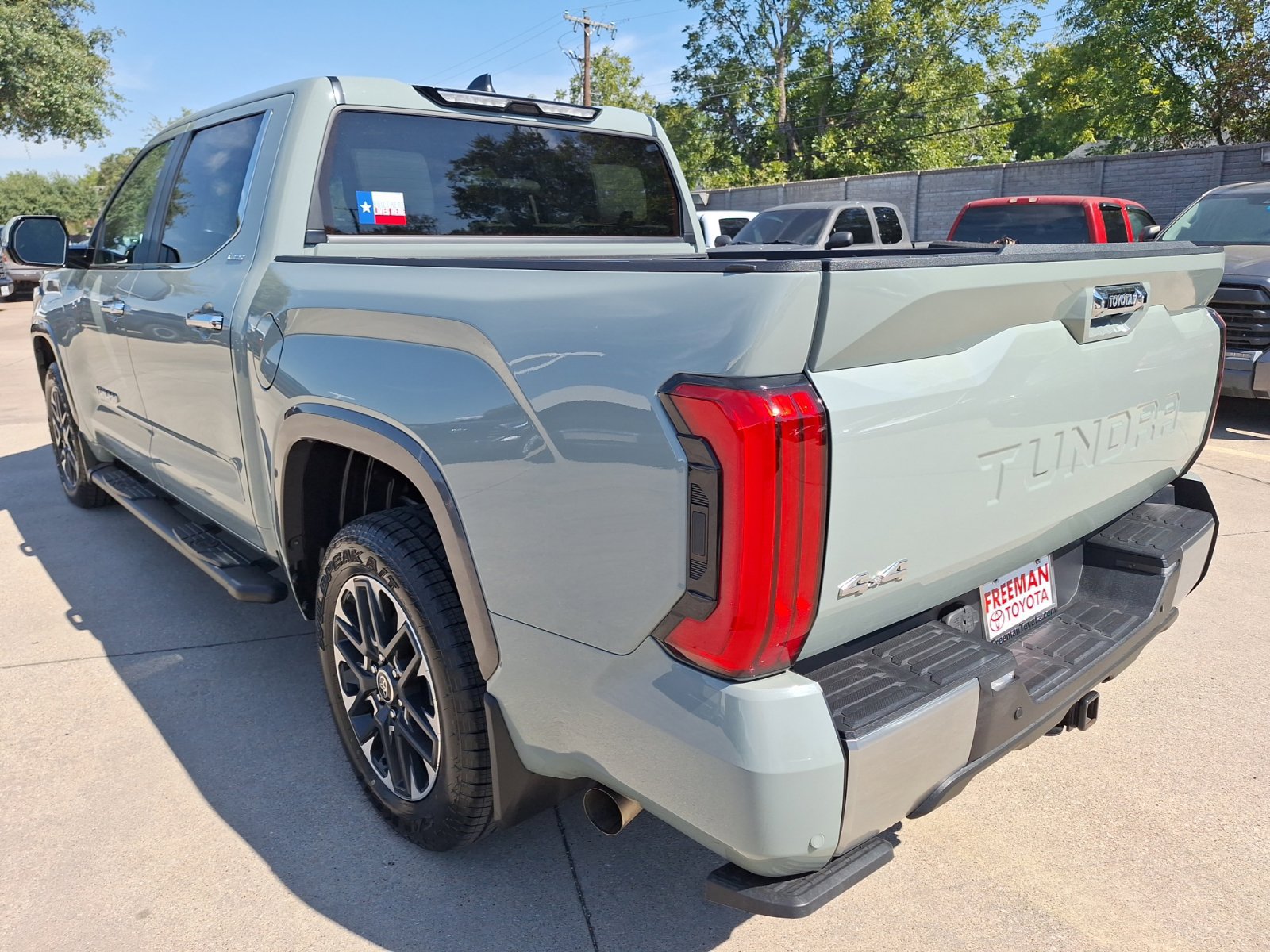 Used 2024 Toyota Tundra Limited w/ Power Package AWD/4WD image 4