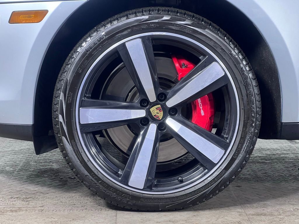 Certified 2024 Porsche Macan GTS image 11