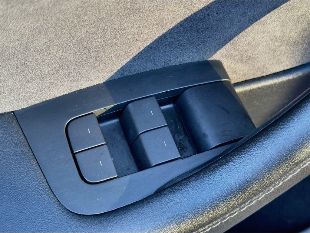 Used 2023 Tesla Model Y Performance AWD/4WD image 18