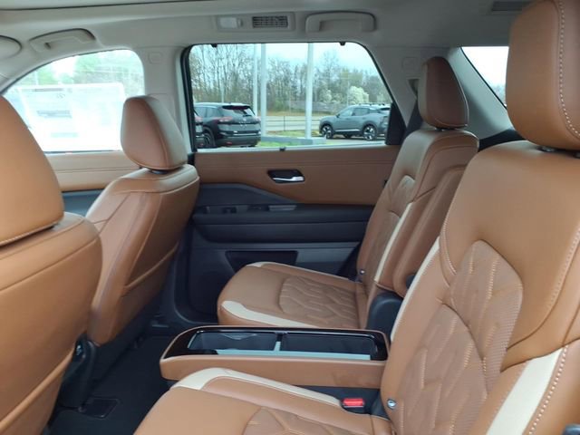 New 2026 Nissan Pathfinder Platinum image 7