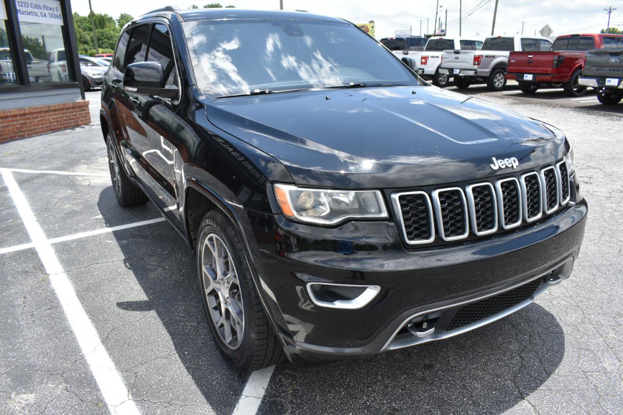 Used 2018 Jeep Grand Cherokee Limited AWD/4WD image 4